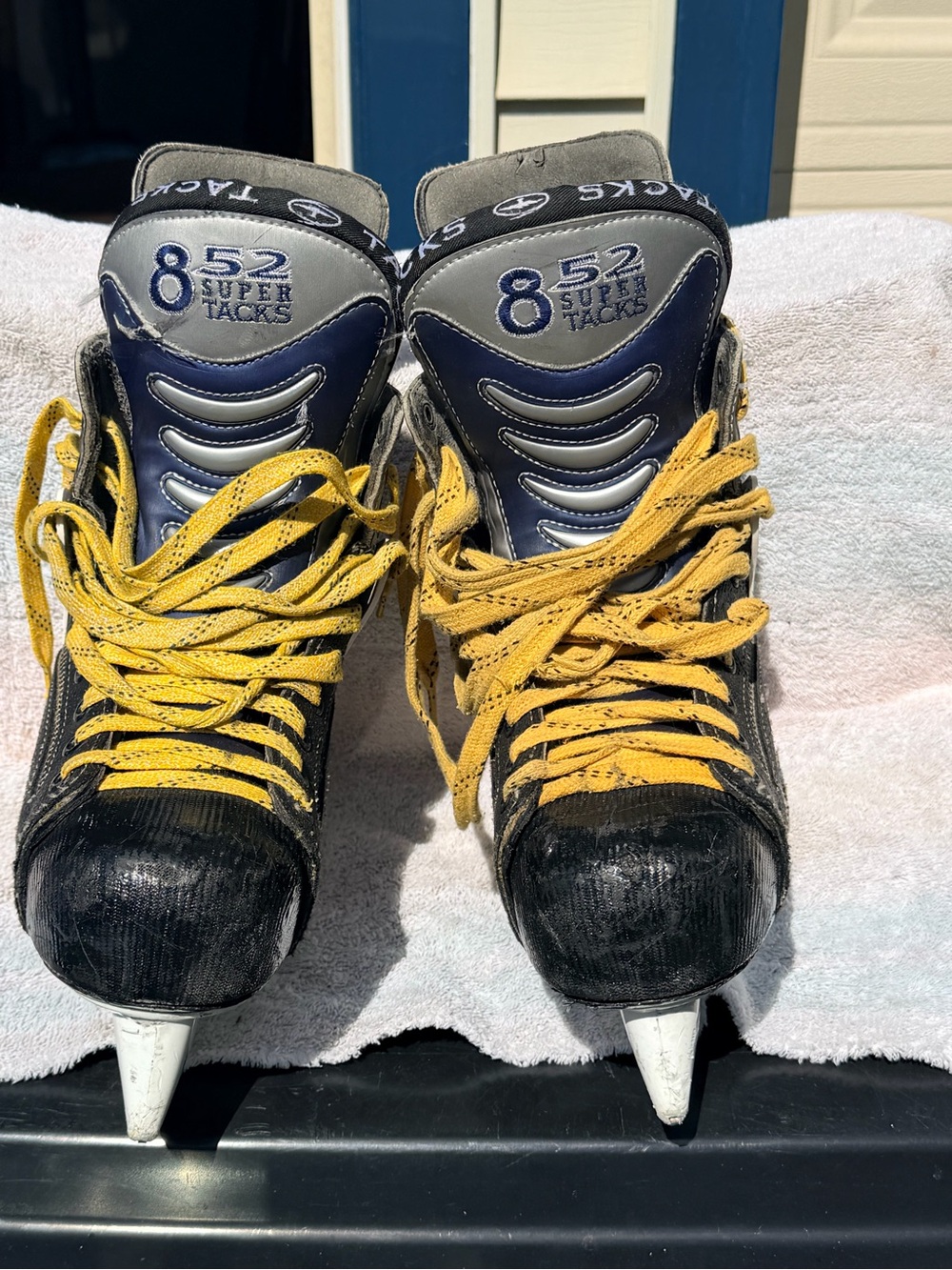 Men’s Ice Hockey Skates